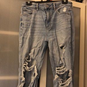 AE Mom Jean Size 8 Short Stretch